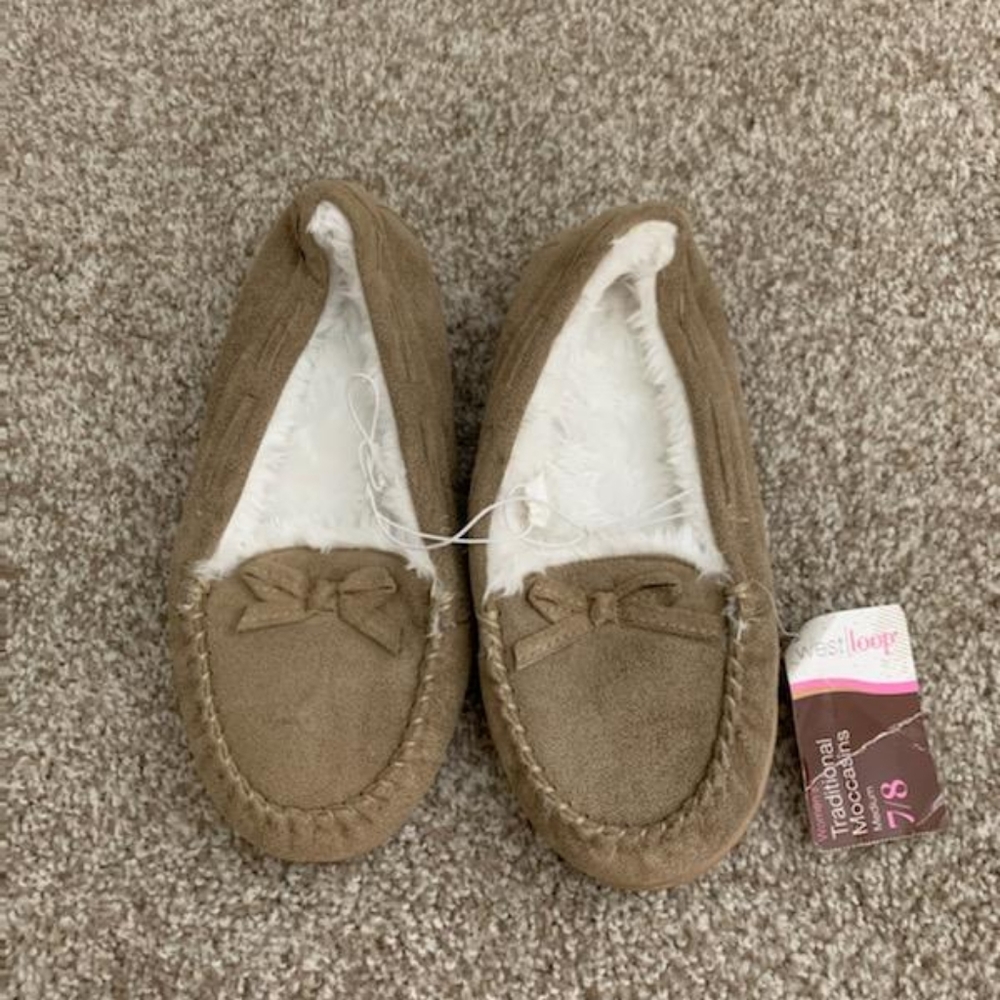 West Loop Women's Traditional Moccasins Tan & Cream
